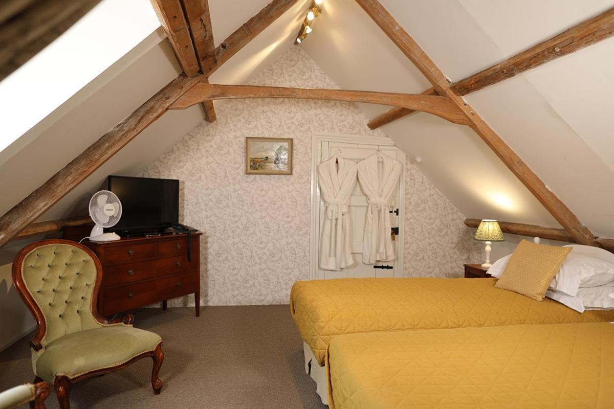 Carrick'S At Castle Farm Hotel Swanton Morley ภายนอก รูปภาพ